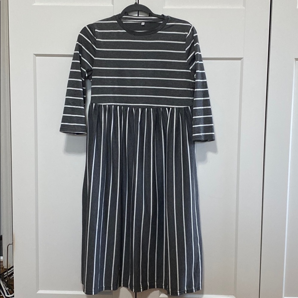 Petallush Gray Striped Long Sleeve Dress Size Med.